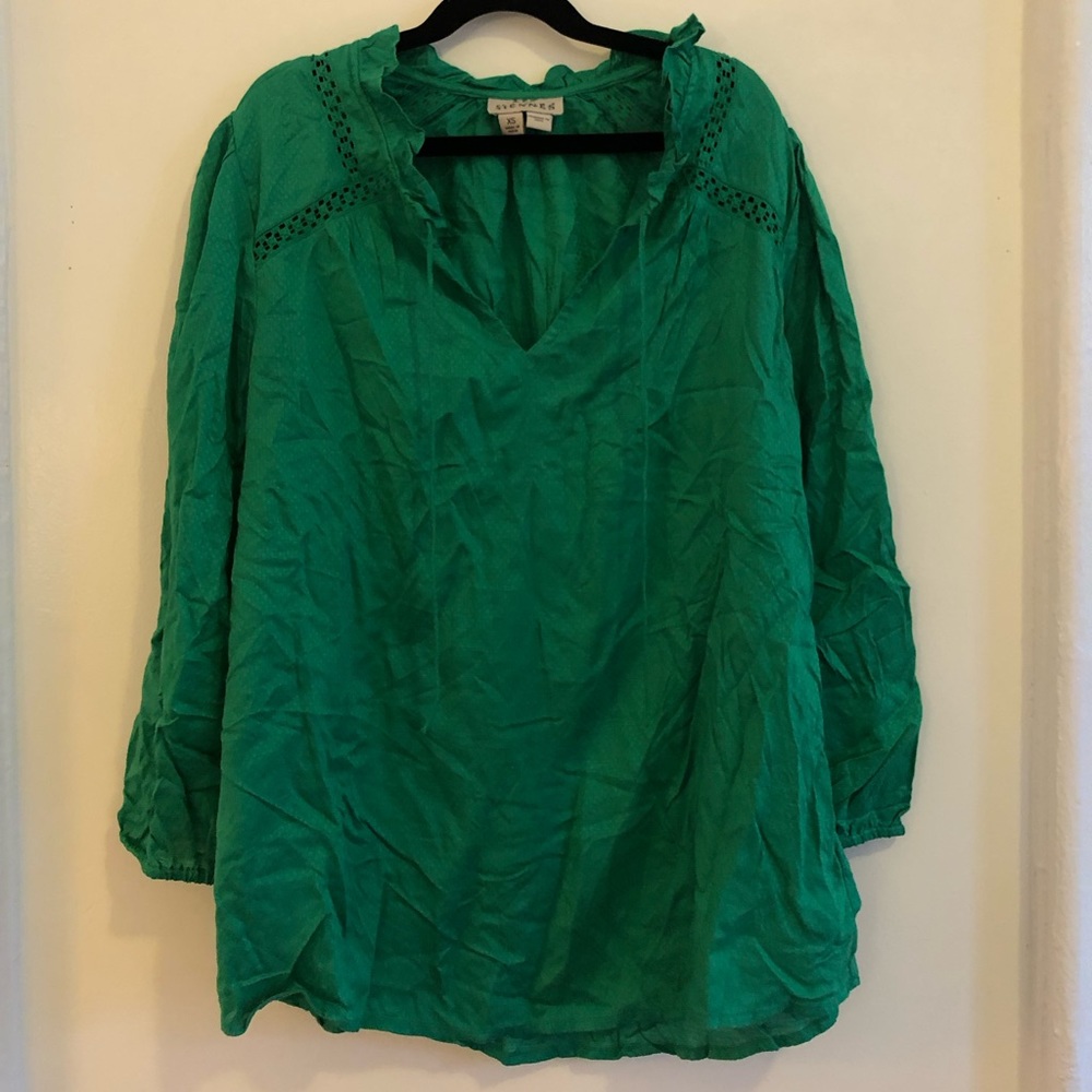 Flowy green blouse from Les Siennes
